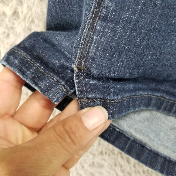 Levis Shorts Womens 16 Stretch Dark Wash Mid Rise Perfectly Shaping Denim Jean - Picture 3 of 13